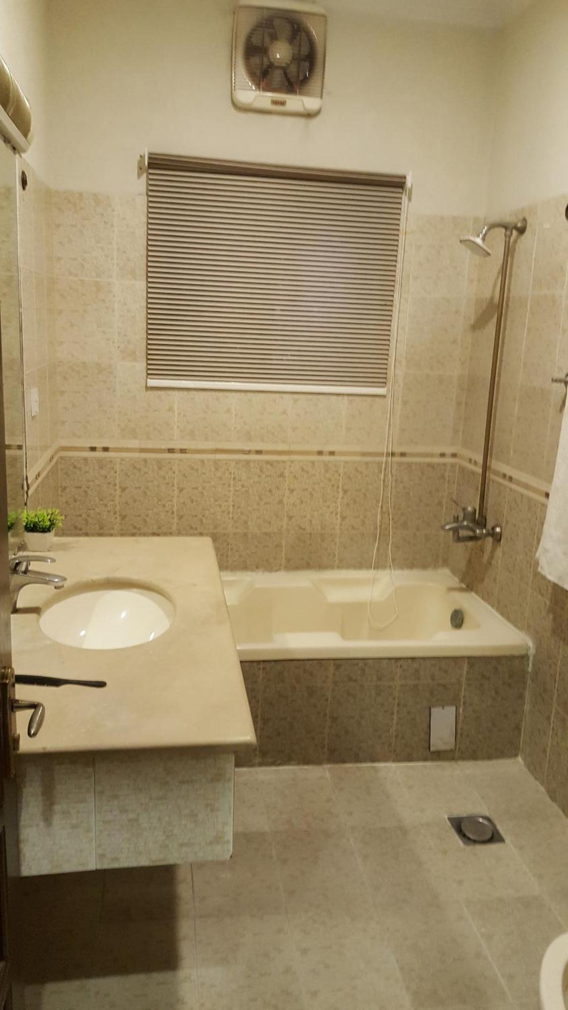 Mulberry Residence Luxury Rooms Исламабад Екстериор снимка
