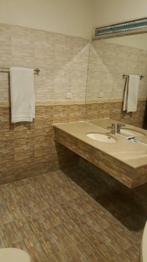 Mulberry Residence Luxury Rooms Исламабад Екстериор снимка